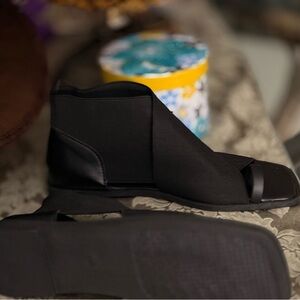 Brand new no tags size 8 sandal, comfortable, for everyday wear. NWT